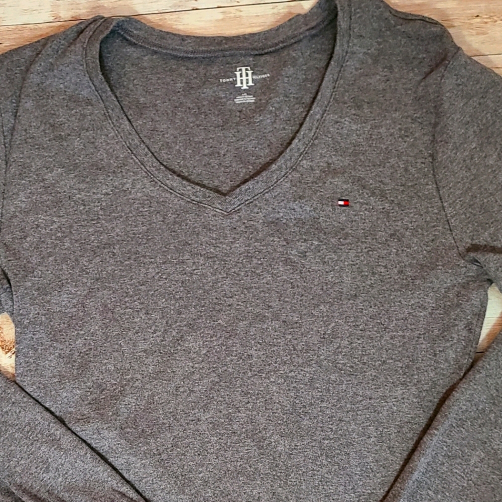 Tommy Hilfiger Women's V-neck Large